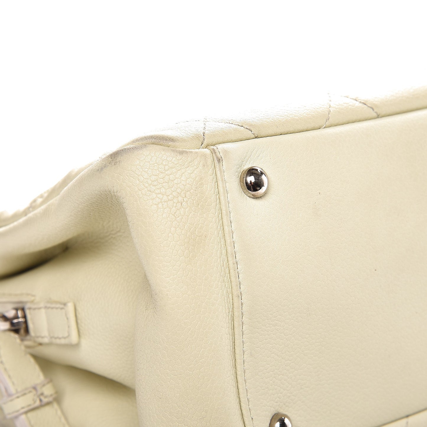 Caviar CC Timeless Soft Tote Off White