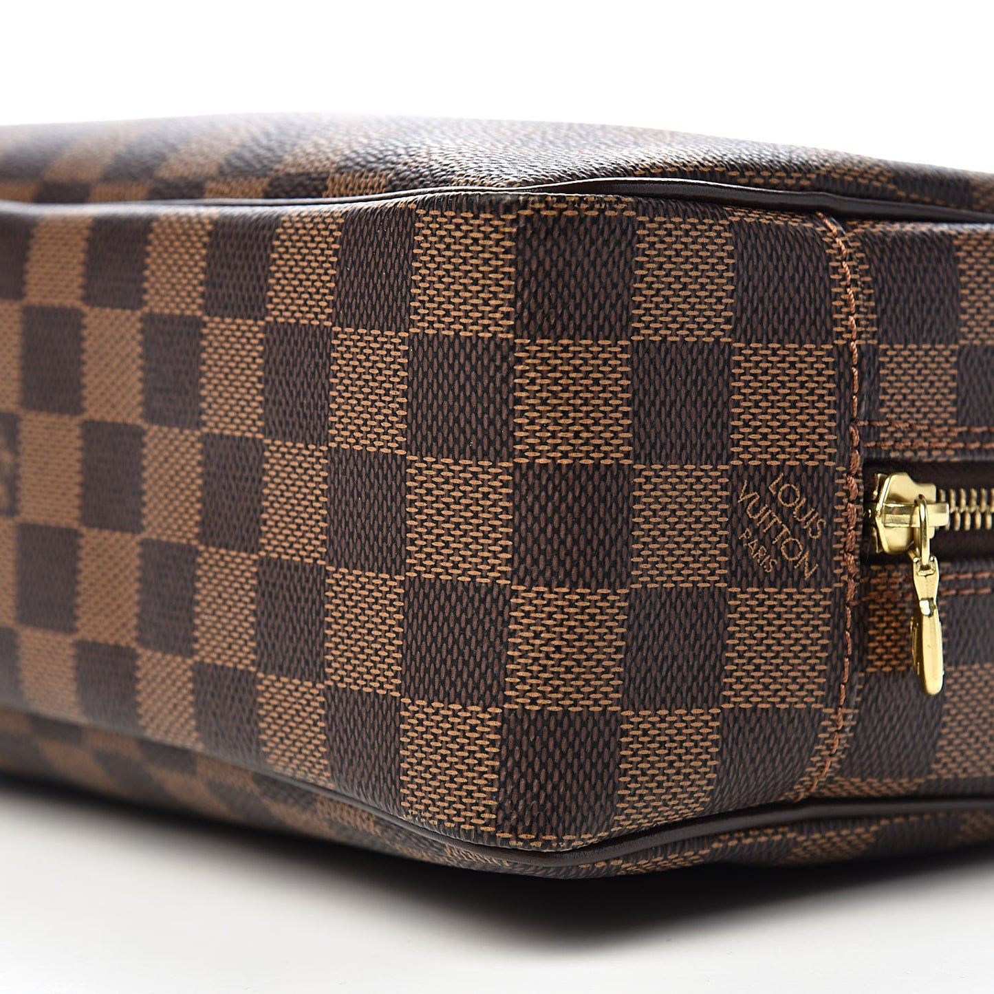 Damier Ebene Toiletry Bag 25