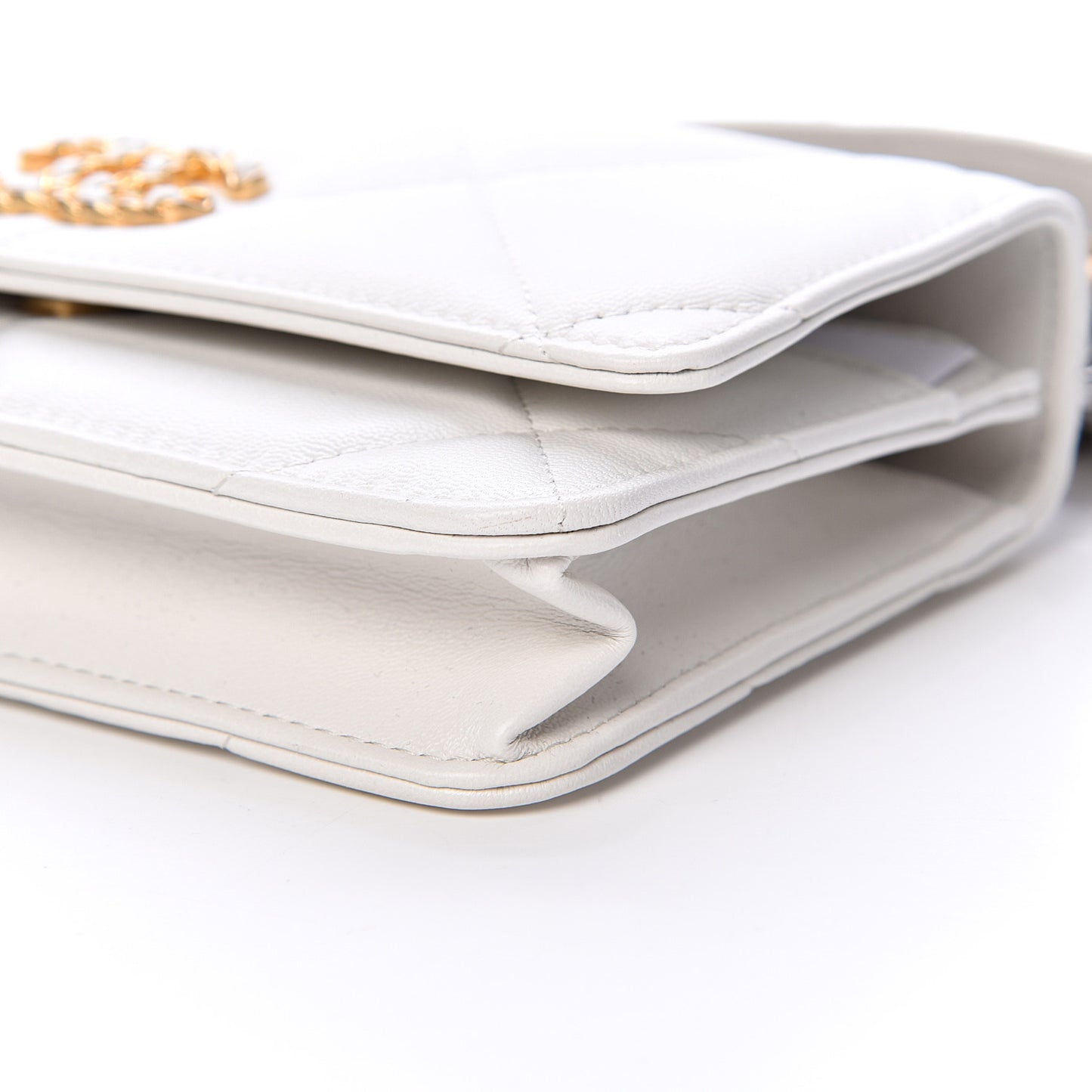 Goatskin Quilted 19 Wallet On Chain WOC White