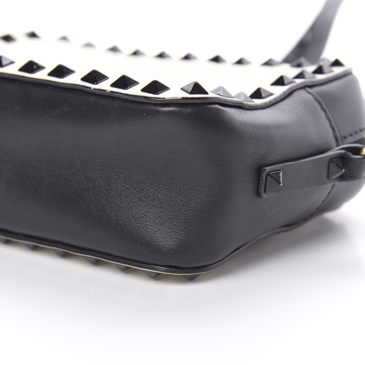 Valentino Garavani Calfskin Rockstud Camera Crossbody Bag Ivory Black 9 of 16