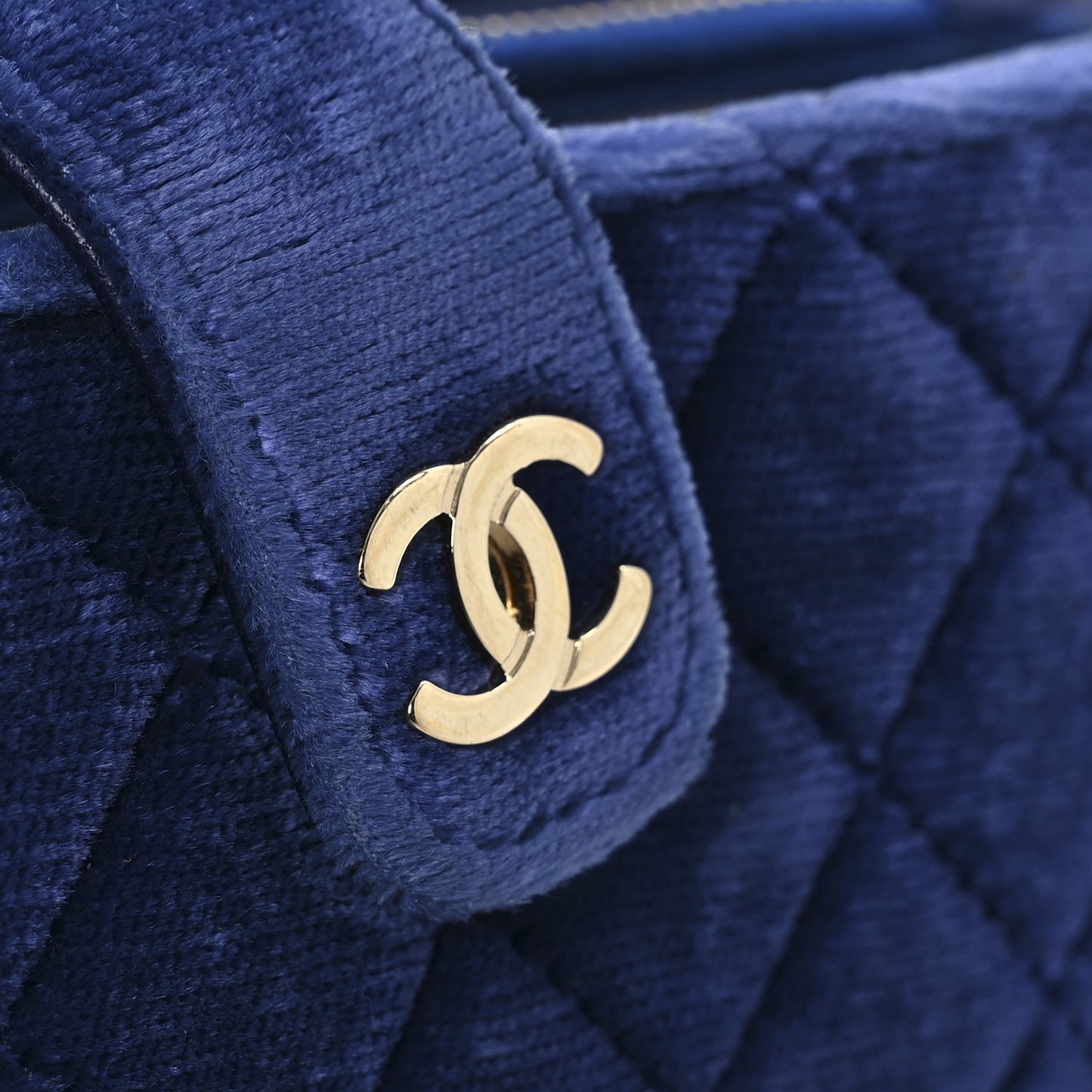Velvet Quilted Mini Phone Holder Crossbody Bag Blue