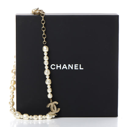 Chanel Graduated Pearl CC Short Necklace Gold 5 of 5
