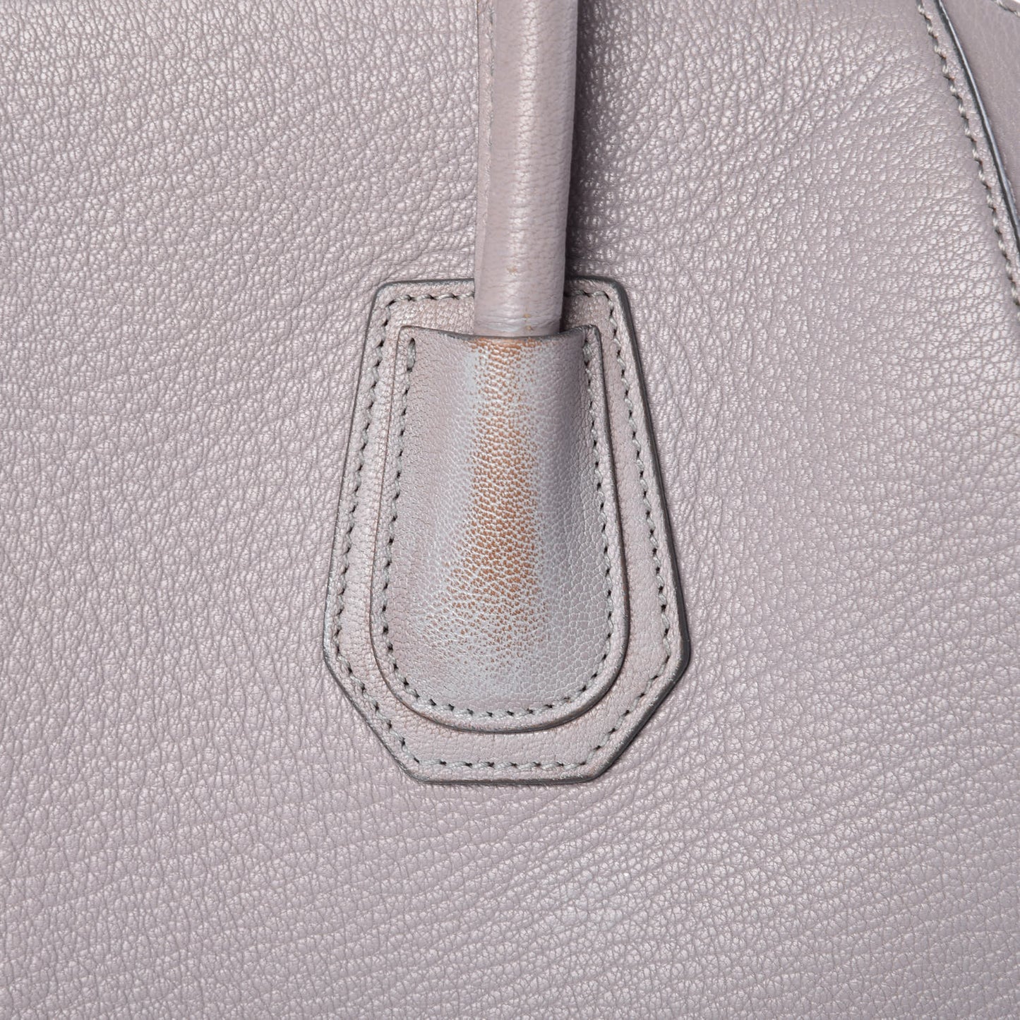 Sugar Goatskin Medium Antigona Pearl Grey