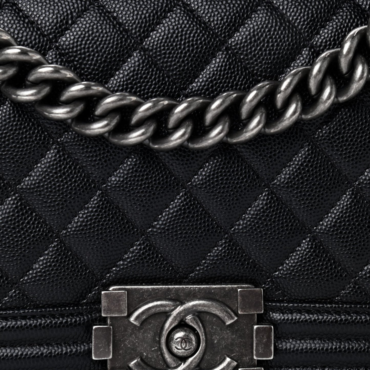 Caviar Quilted Medium Boy Flap Black