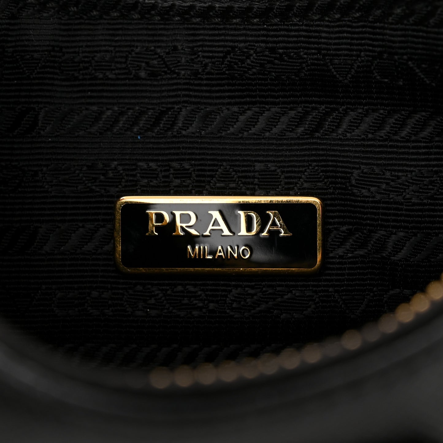 Saffiano Lux Re-Edition 2005 Shoulder Bag Black