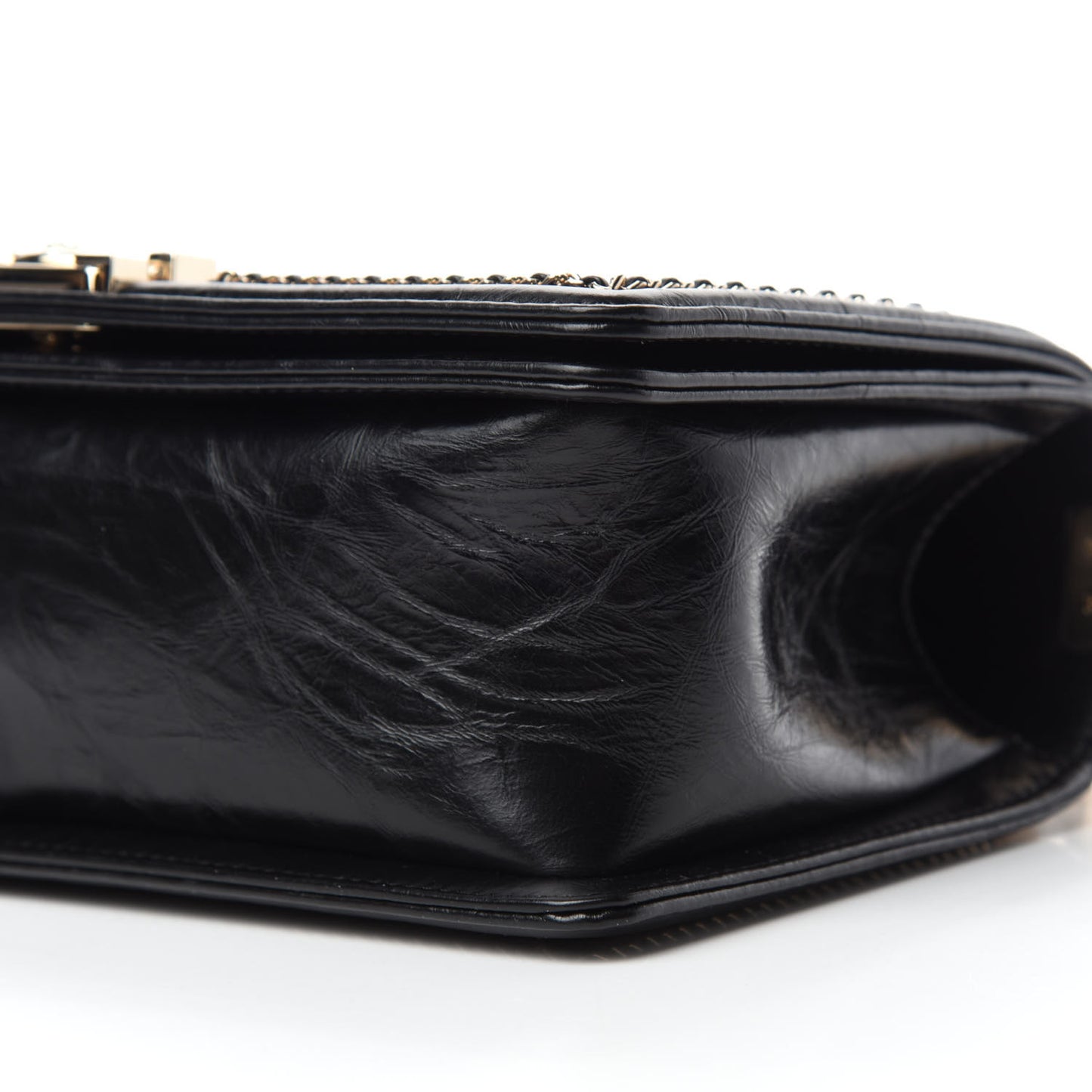 Crumpled Calfskin Chevron Chain Medium Boy Flap Black