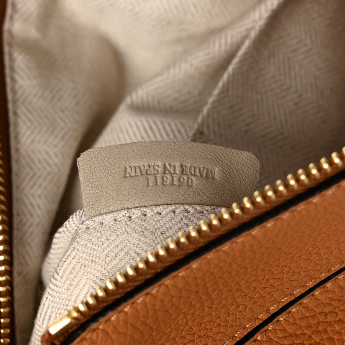 Loewe Calfskin Medium Puzzle Bag Light Caramel 13 of 20