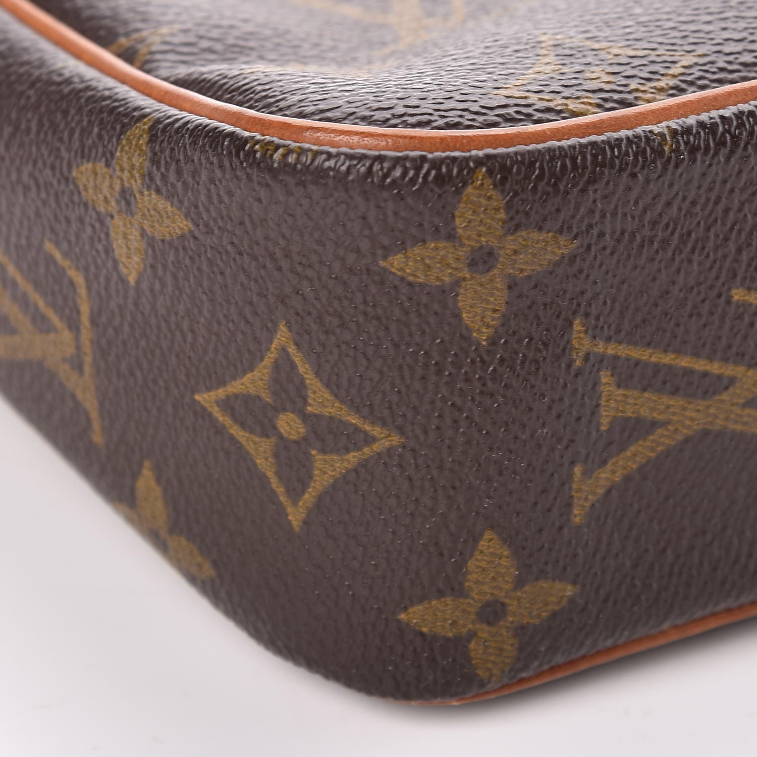 Louis Vuitton Monogram Compiegne 23 Toiletries 8 of 11