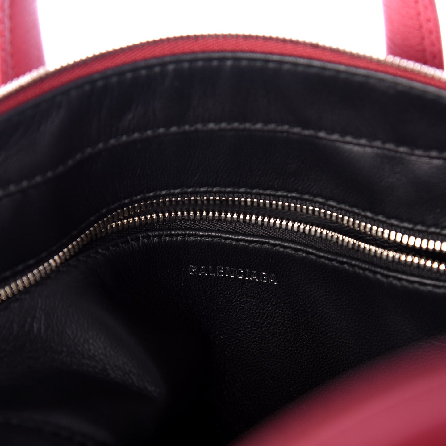 Shiny Day Calfskin XS Triangle Chain Duffle Rouge Grenat