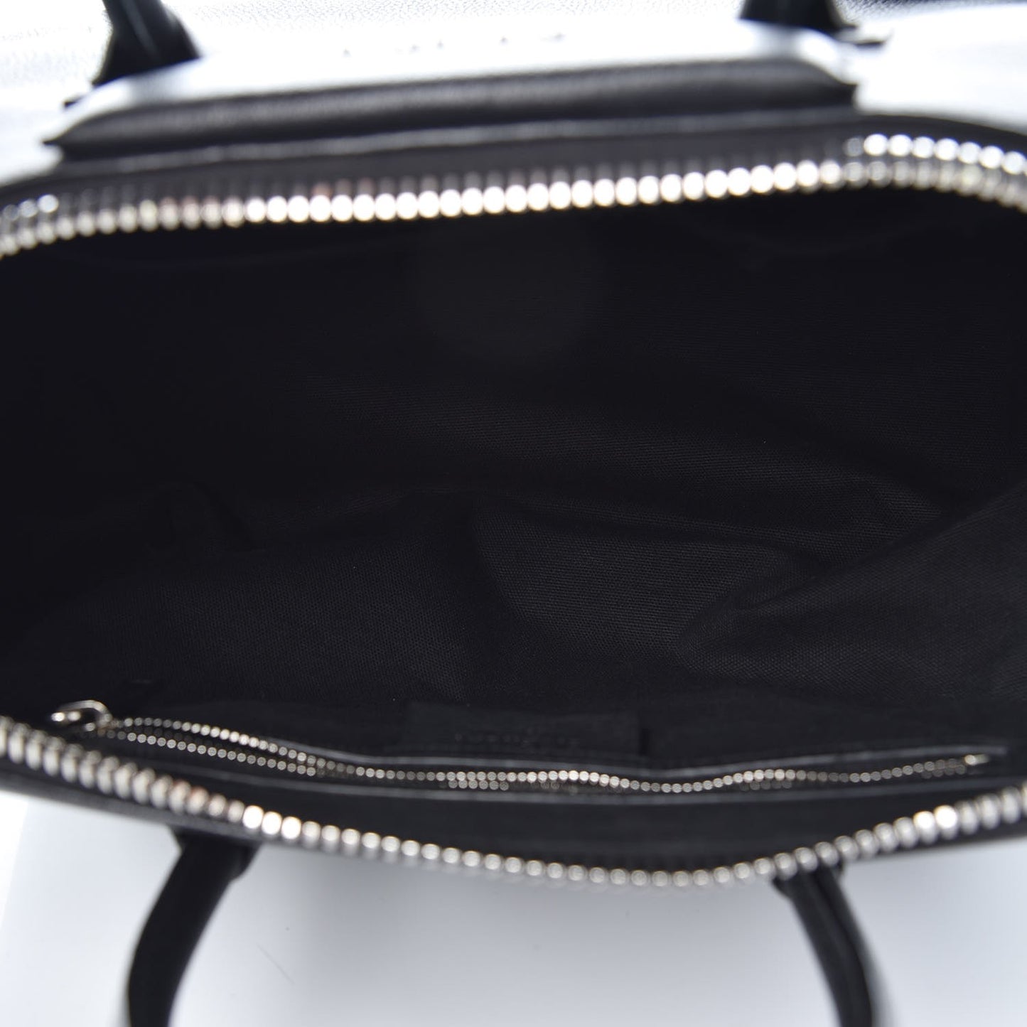 Sugar Goatskin Medium Antigona Black