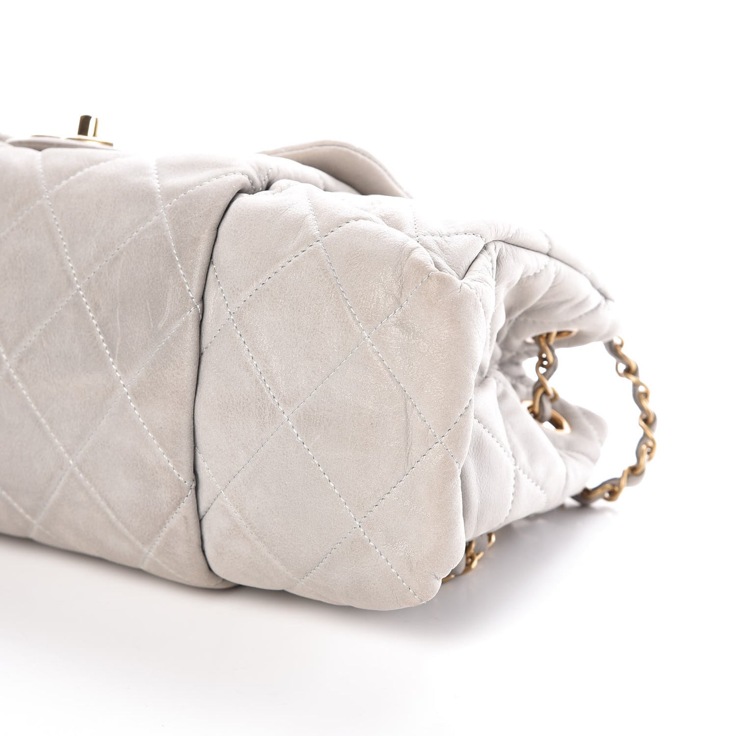 Iridescent Calfskin Large Chic Quilt Flap Grey