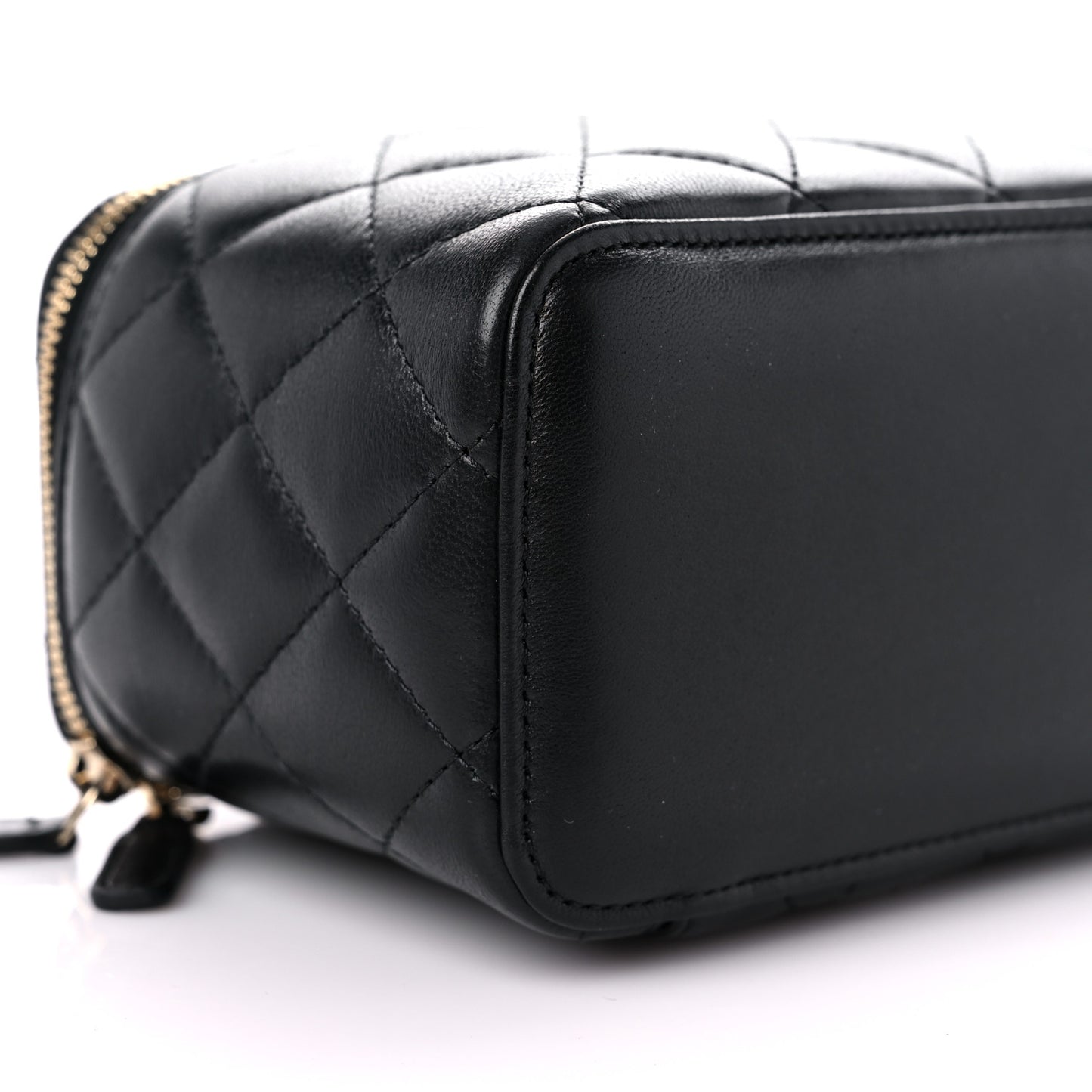 Lambskin Quilted Small Vanity Case With Chain Black
