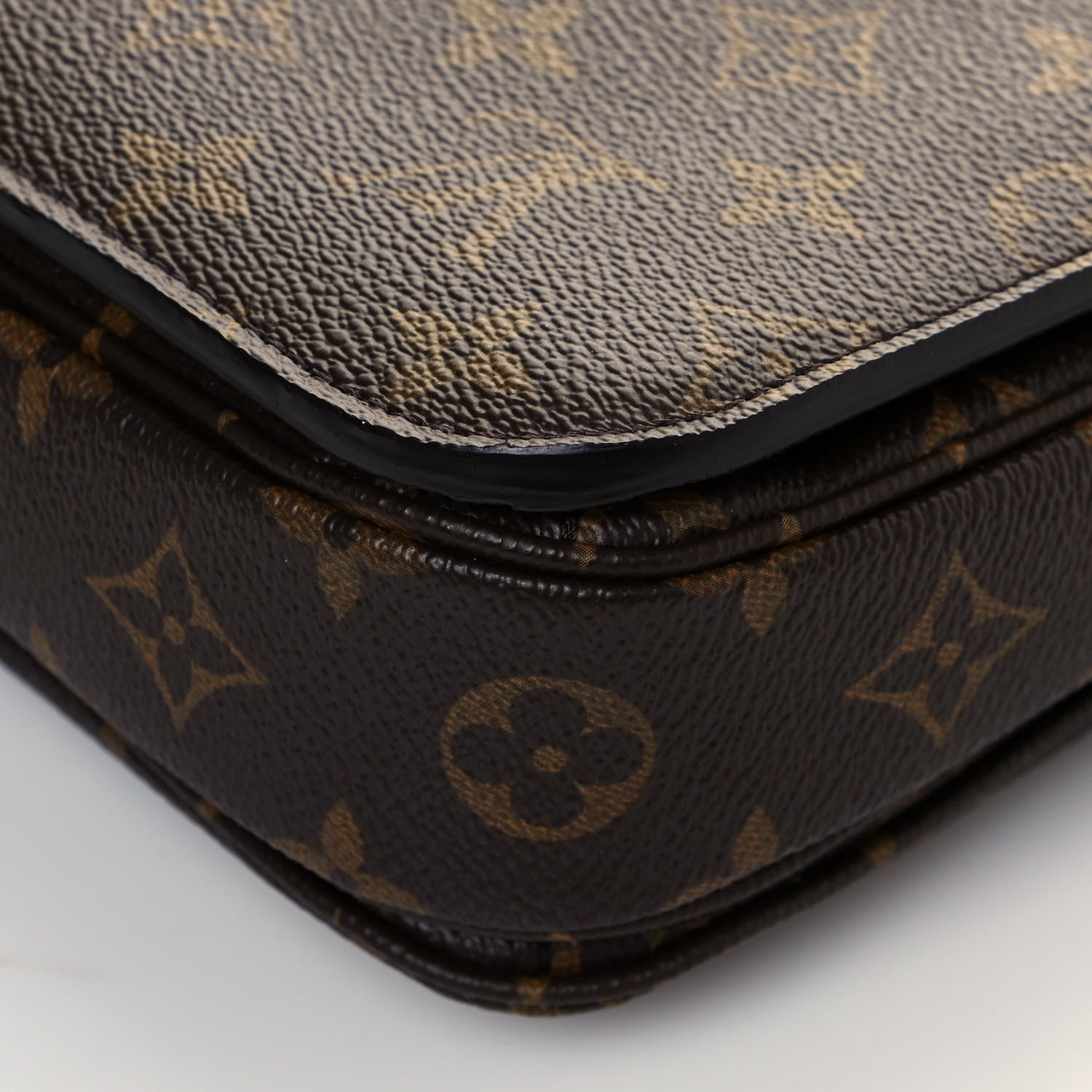 Louis Vuitton Monogram Pochette Metis 12 of 13