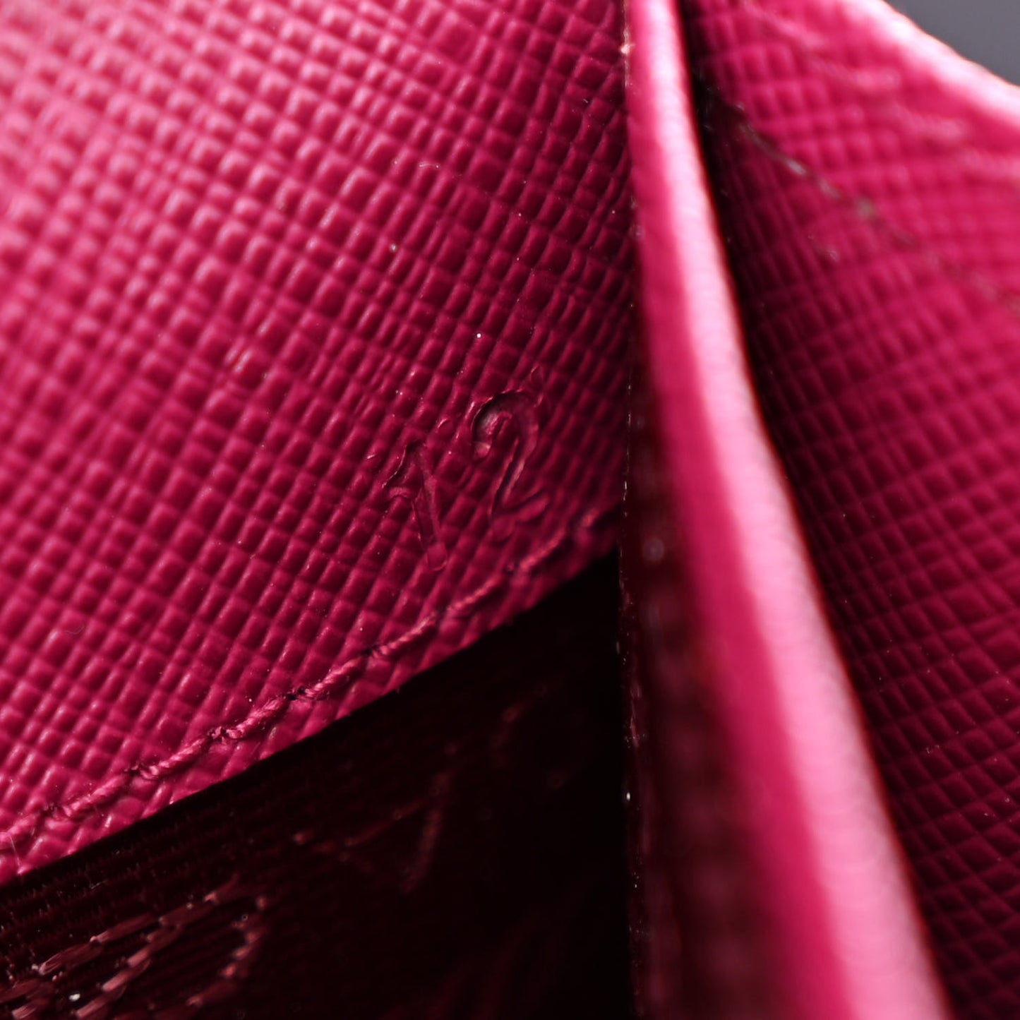 Saffiano Lux Sound Wallet On Chain Ibisco