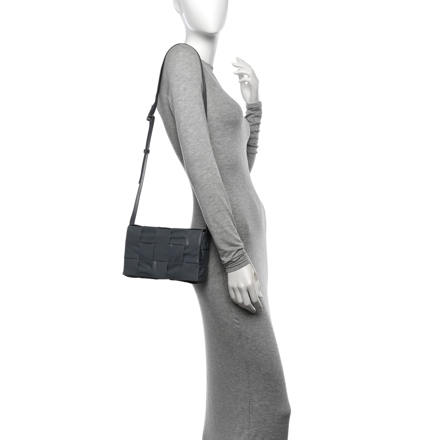 Paper Calfskin Maxi Intreccio Small Cassette Crossbody Bag Thunder