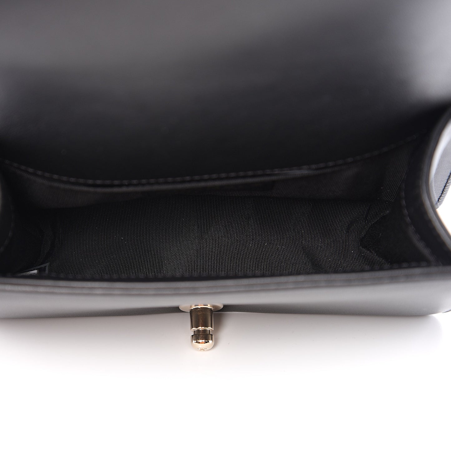 Calfskin Pearl Small Boy Flap Black
