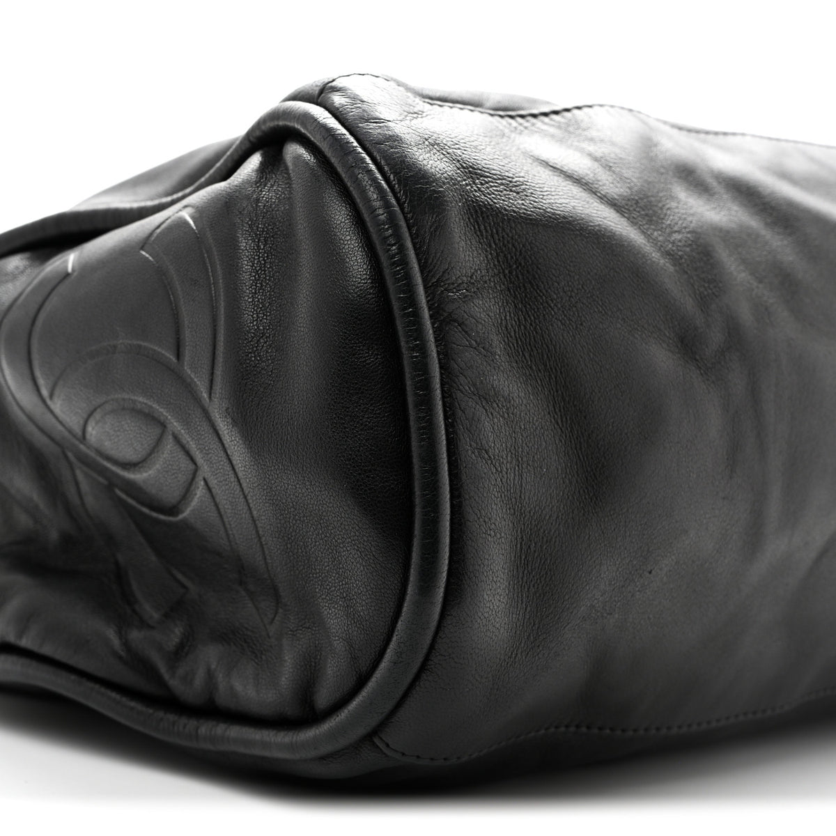 Chanel Lambskin Large Ultimate Soft Tote Black 17 of 21