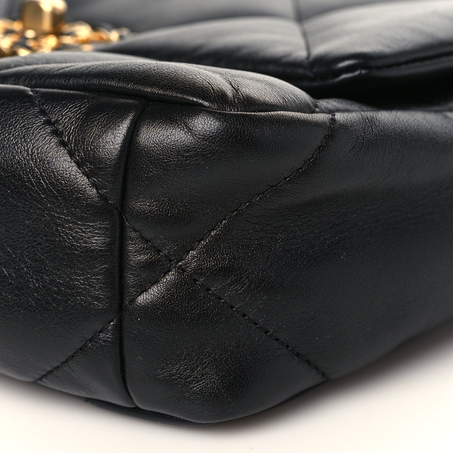 Lambskin Quilted Medium Chanel 19 Flap Black