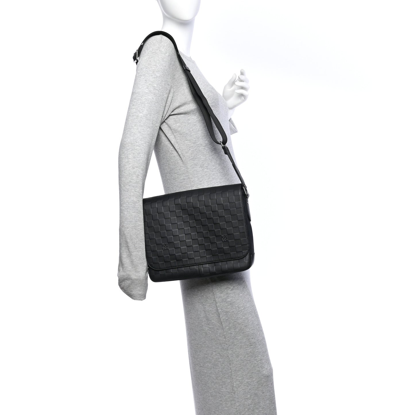 Damier Infini District Messenger Onyx