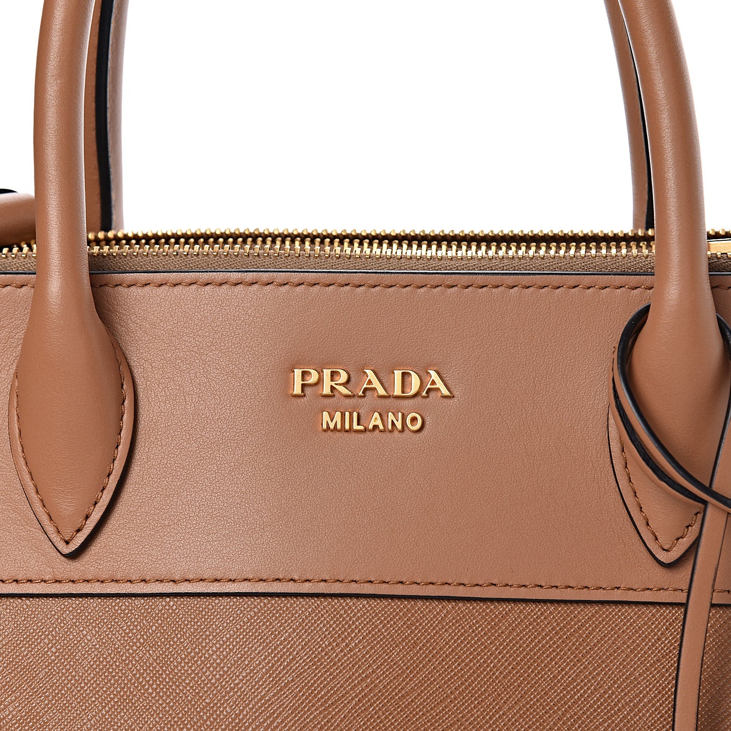 Saffiano City Calf Medium Esplanade Tote Caramel