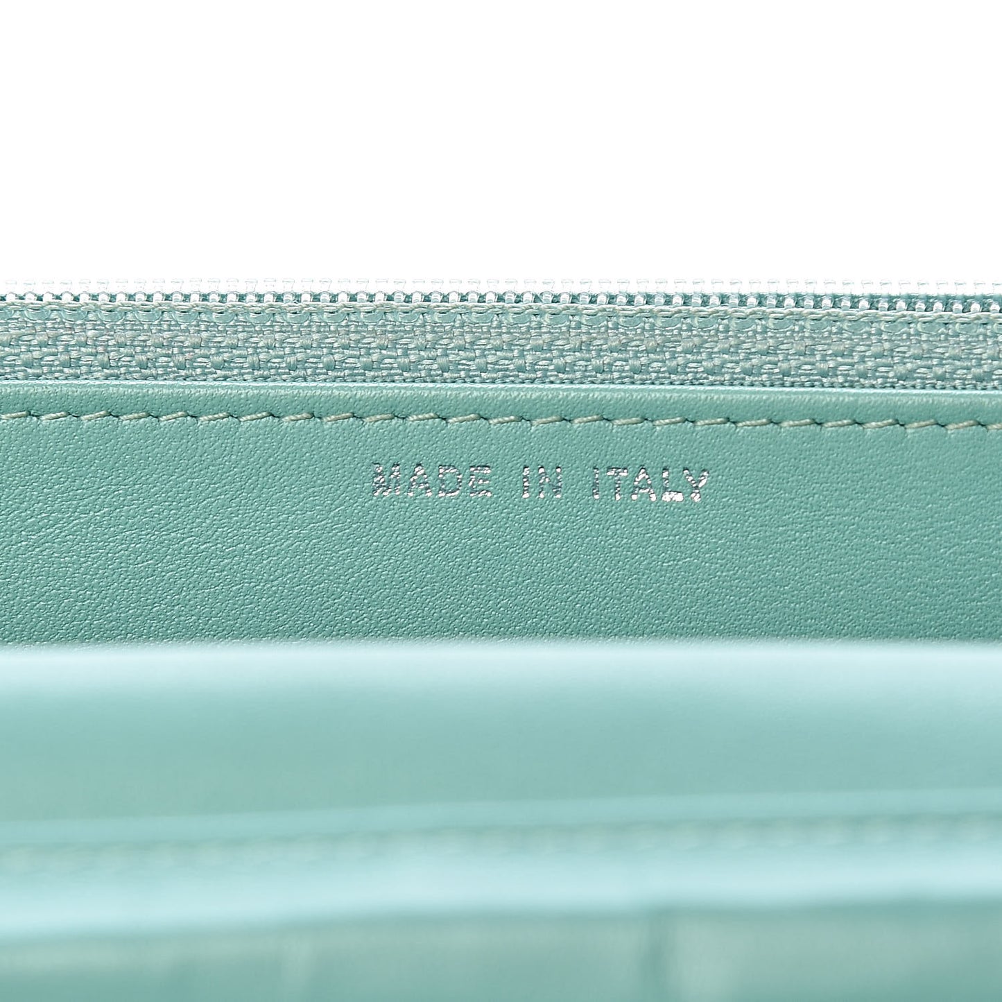 Patent Quilted Wallet On Chain WOC Green