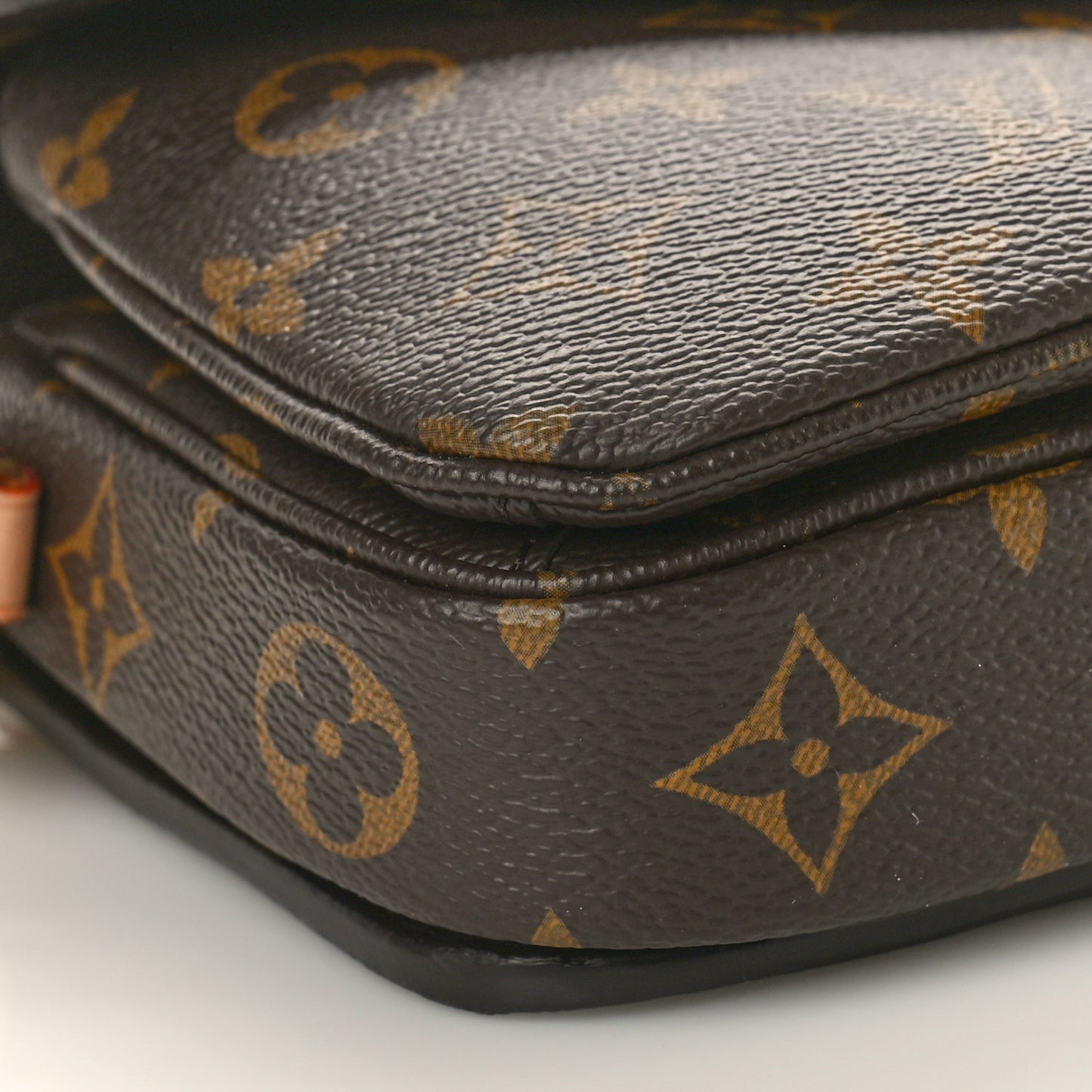 Monogram Pochette Metis East West