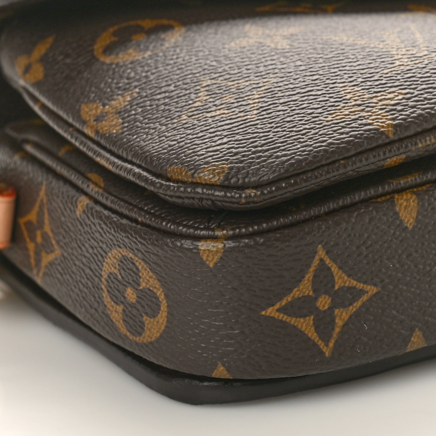 Louis Vuitton Monogram Pochette Metis East West 8 of 10