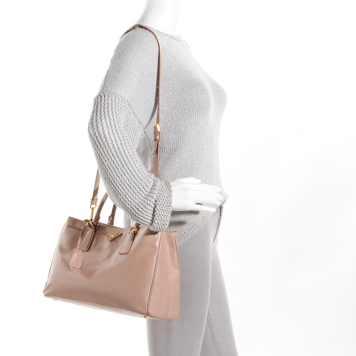 Saffiano Lux Medium Tote Cammeo