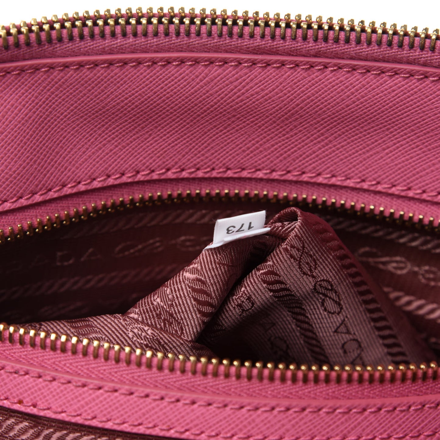 Saffiano Medium Galleria Double Zip Tote Geranio