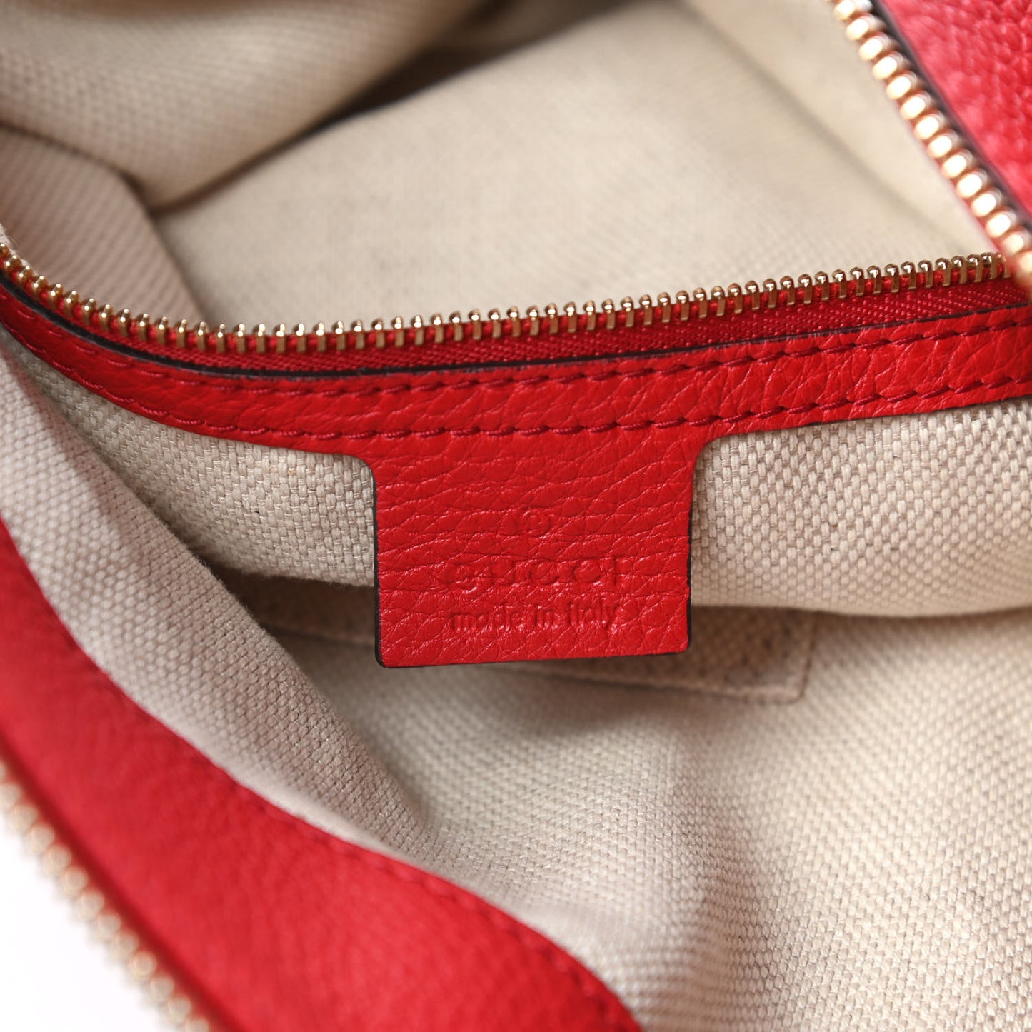 Pebbled Calfskin Large Soho Hobo Tabasco Red
