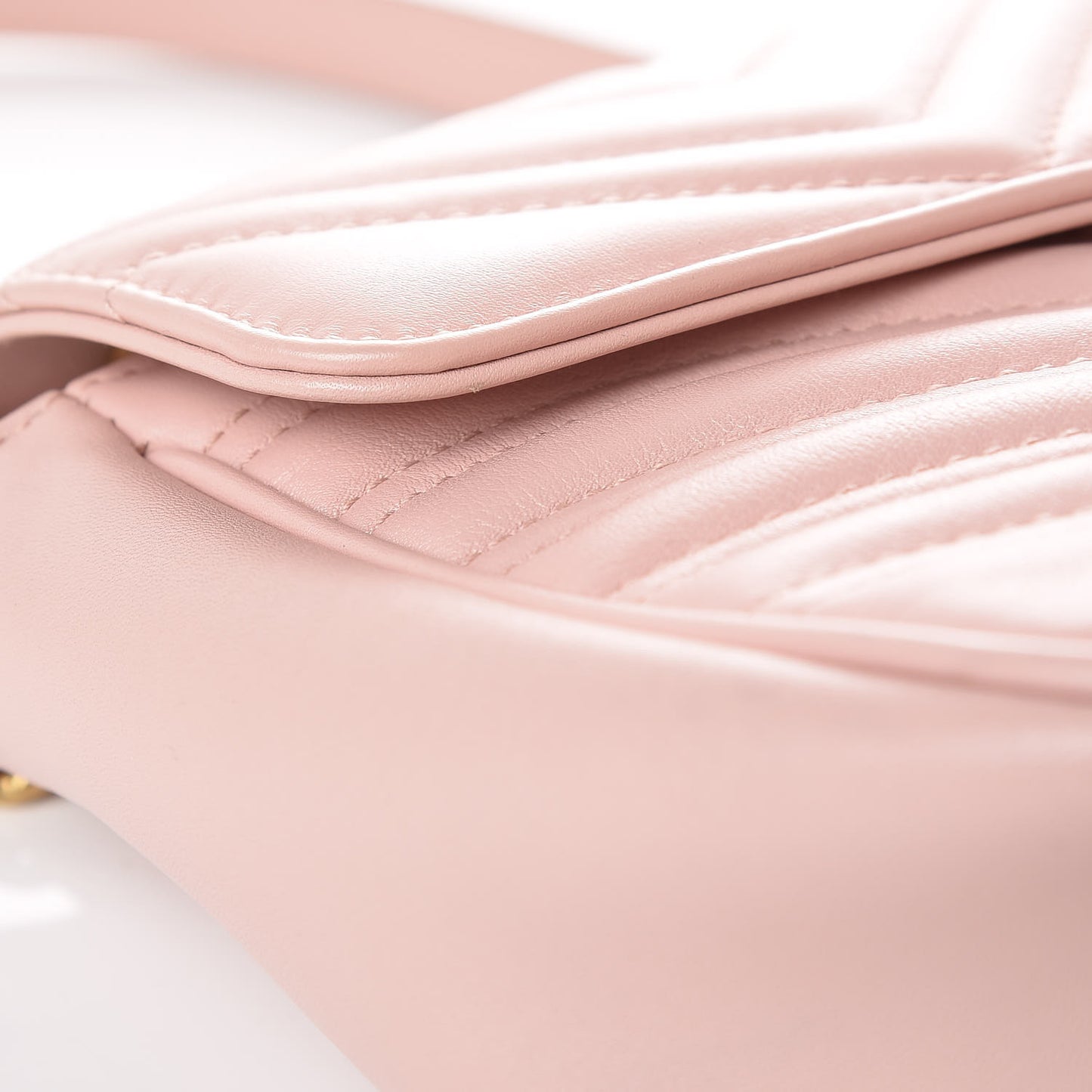 Calfskin Matelasse Small GG Marmont Shoulder Bag Perfect Pink