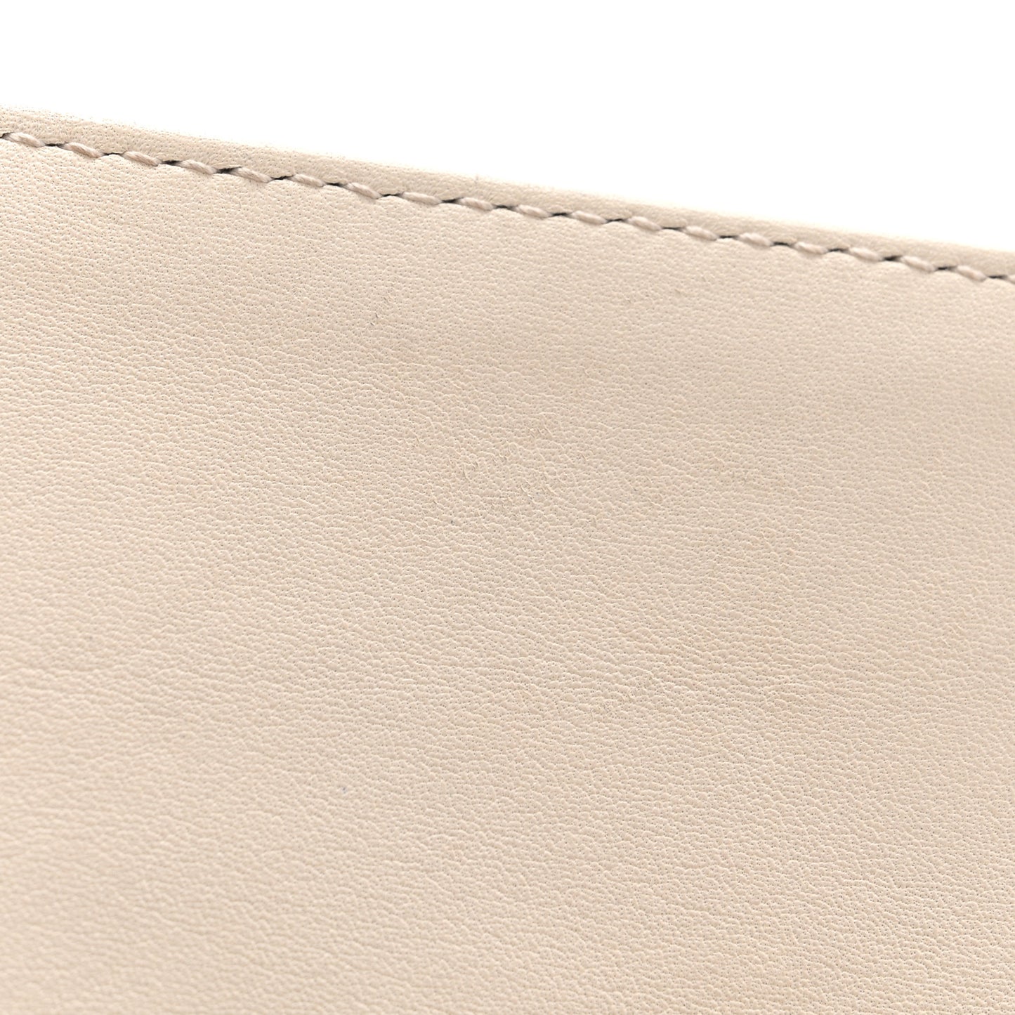 Calfskin Matelasse Small GG Marmont Shoulder Bag White