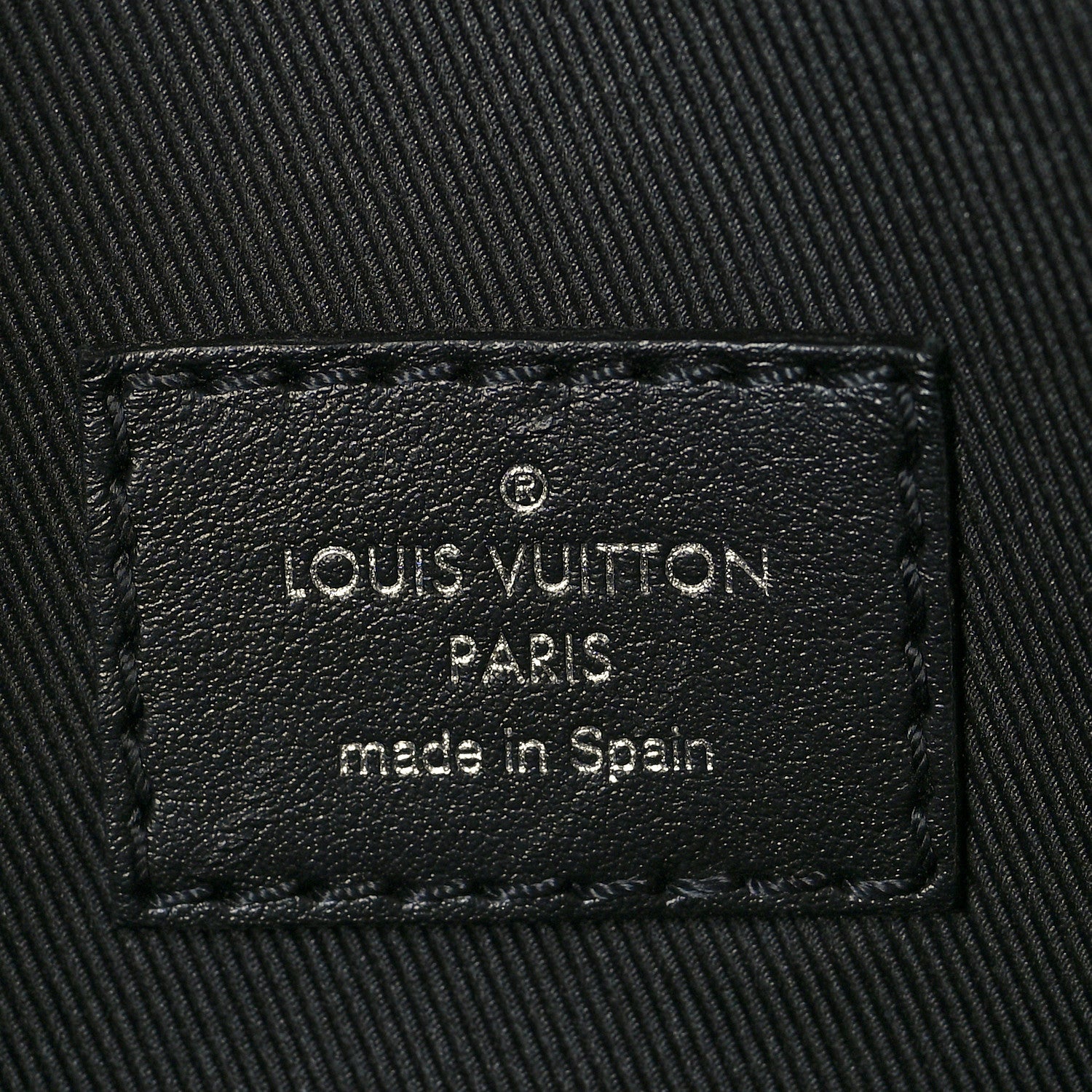 Louis Vuitton Damier Graphite 3D Studio Messenger 6 of 9