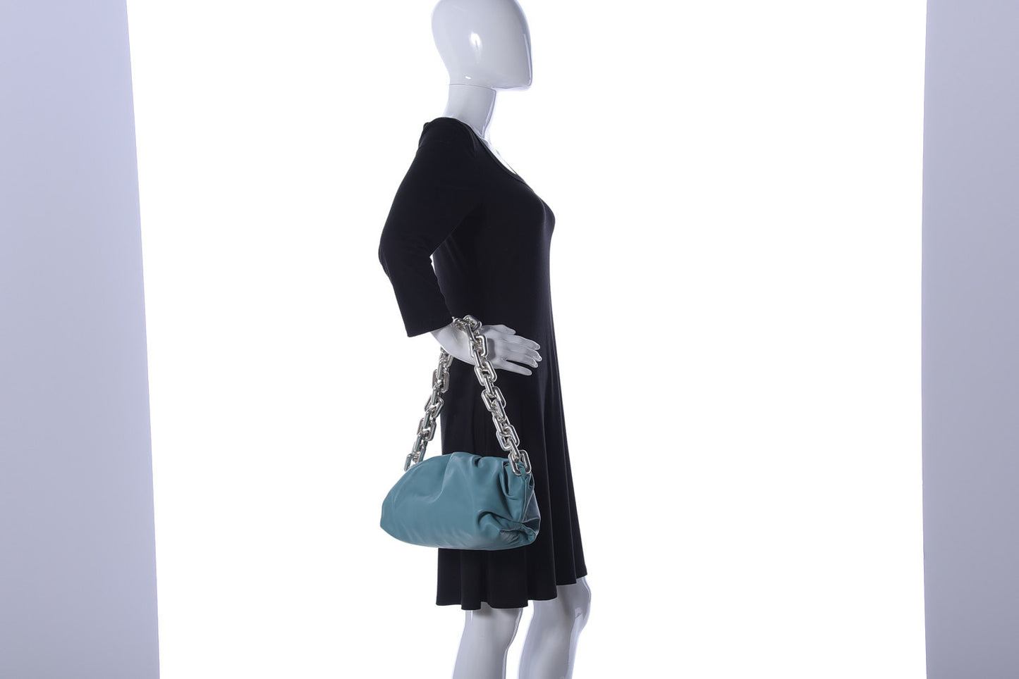 Smooth Butter Calf The Chain Pouch Linoleum
