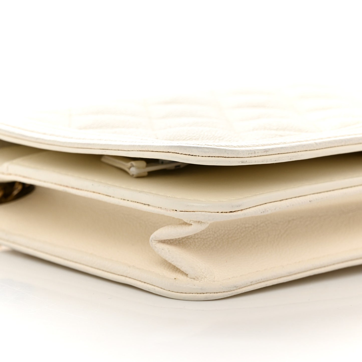 Caviar Quilted Boy Wallet On Chain WOC White