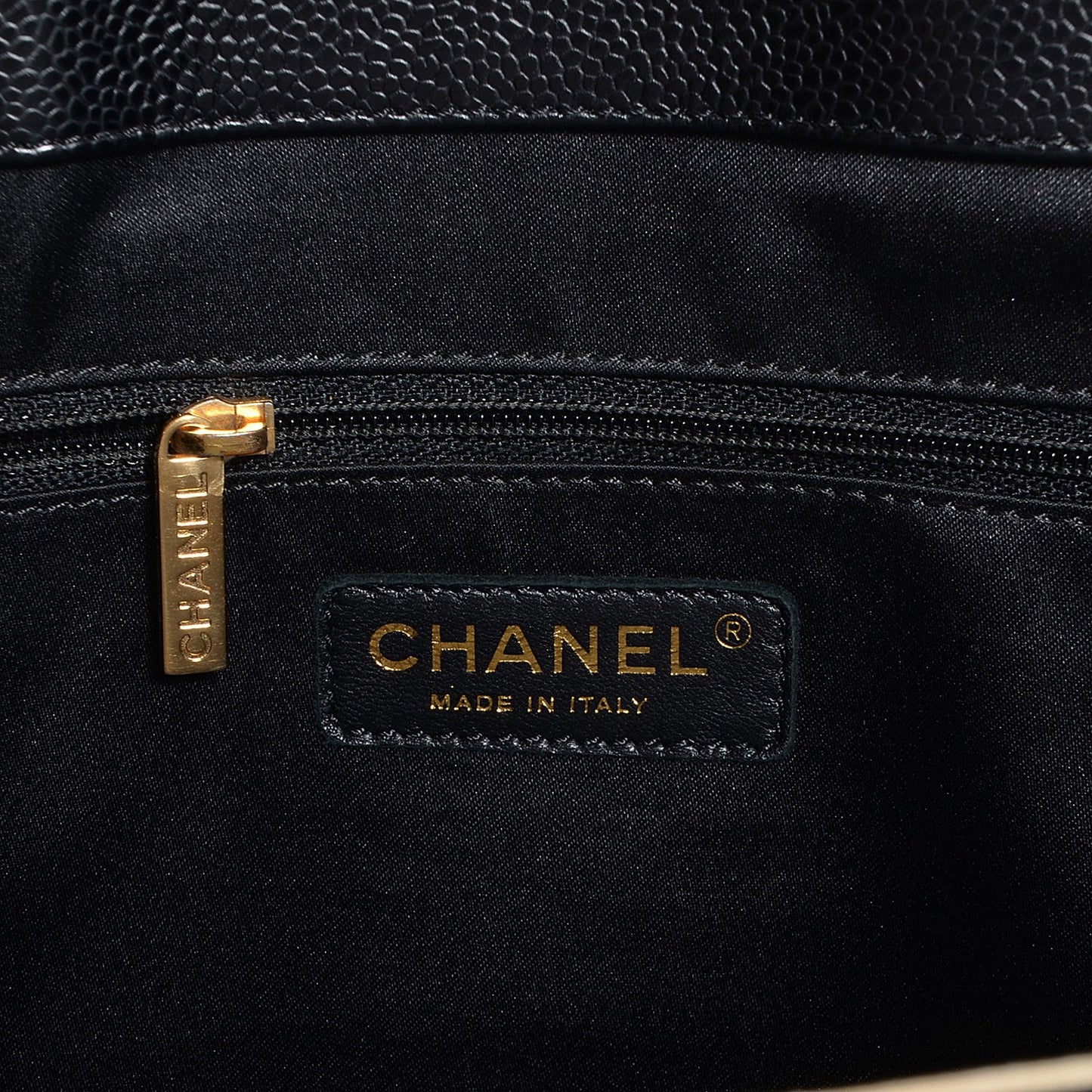 Caviar XL Grand Shopping Tote GST Black