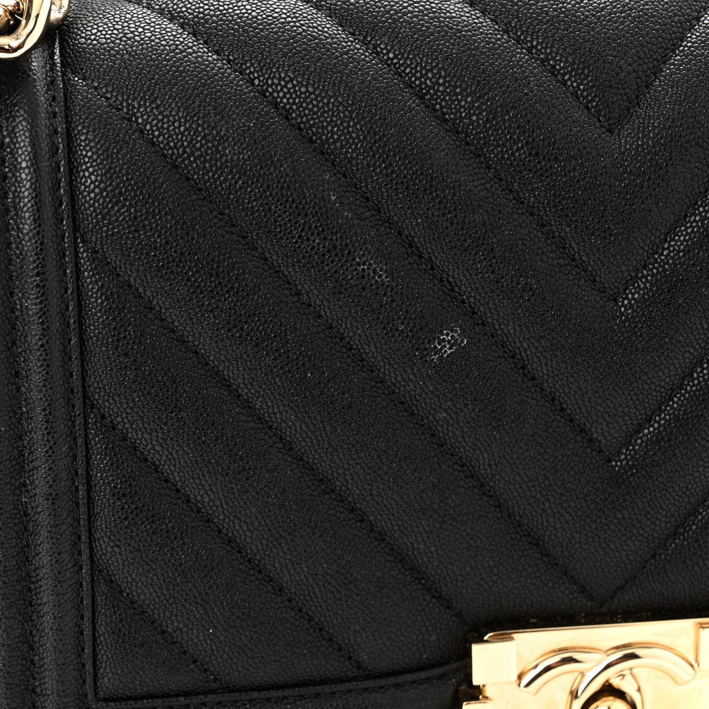 Caviar Chevron Quilted Medium Boy Flap Black