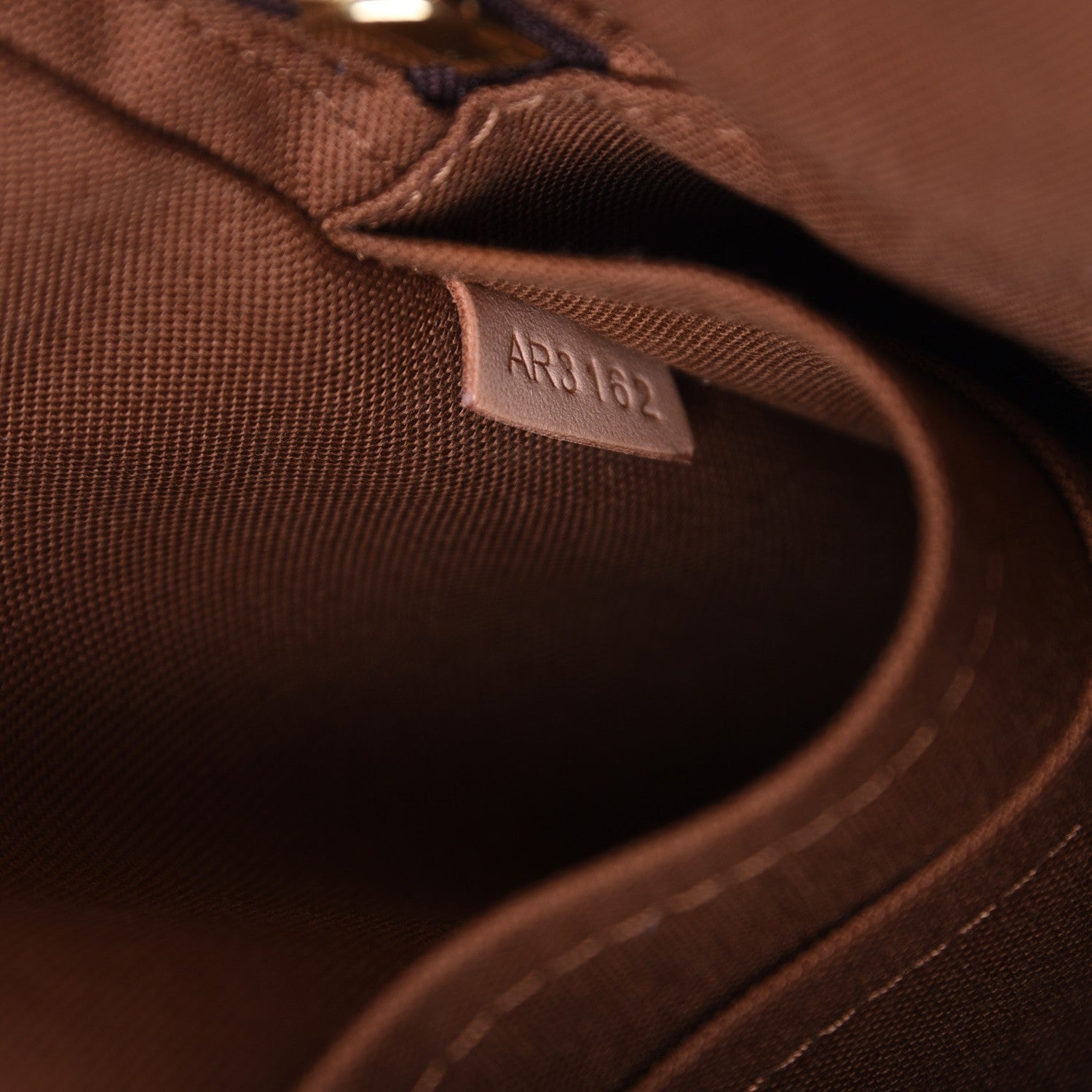Louis Vuitton Monogram Trotteur Beaubourg 7 of 7