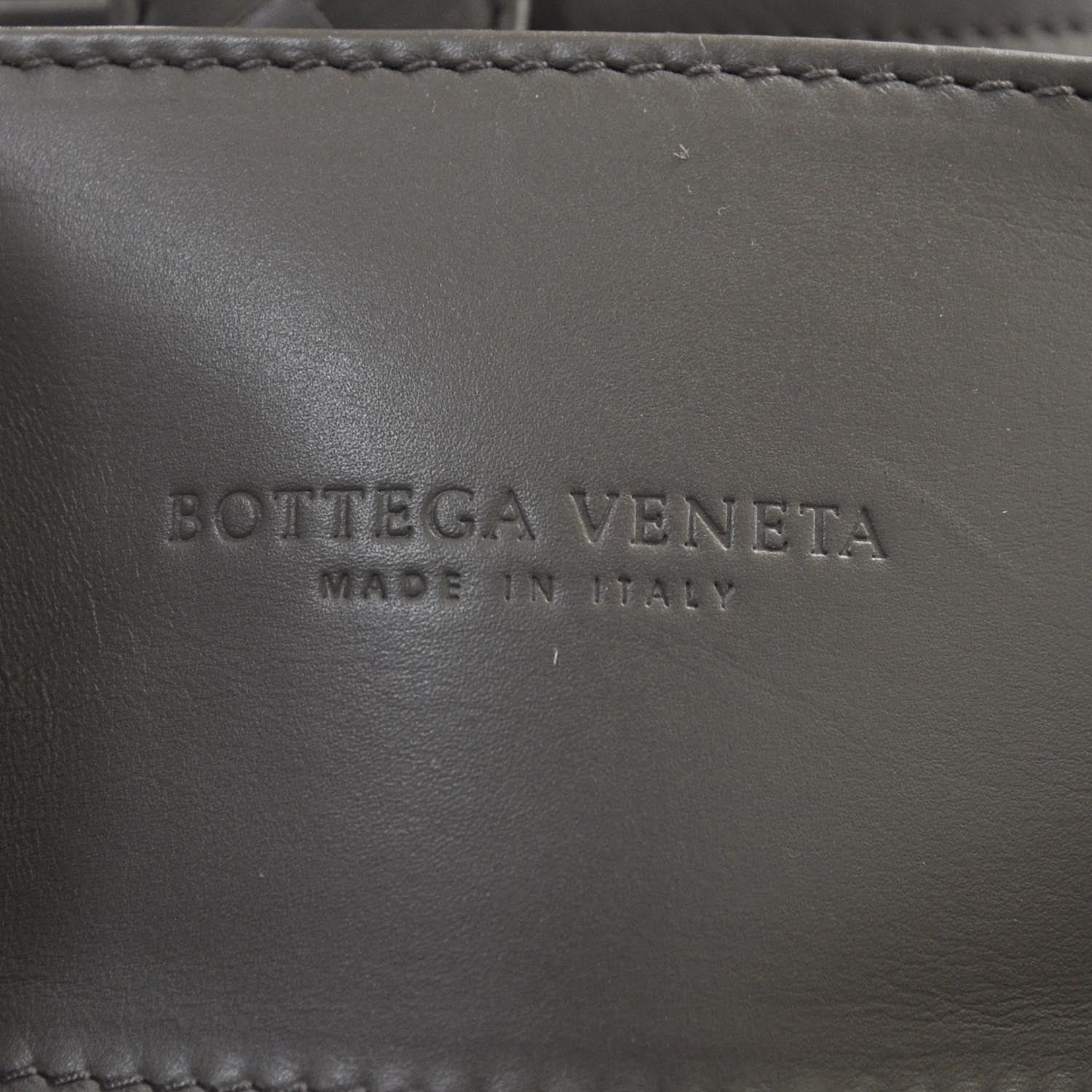 Bottega Veneta Leather Intrecciato Roma Tote Shadow 9 of 9
