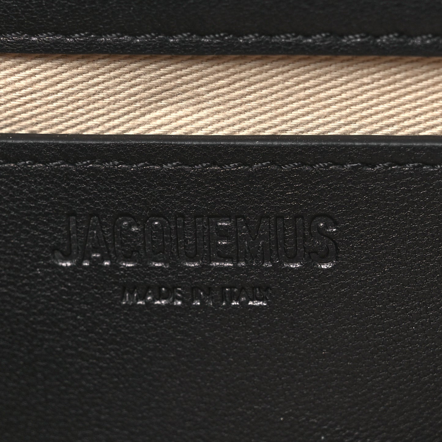 Smooth Calfskin La Pochette Rond Carre Black