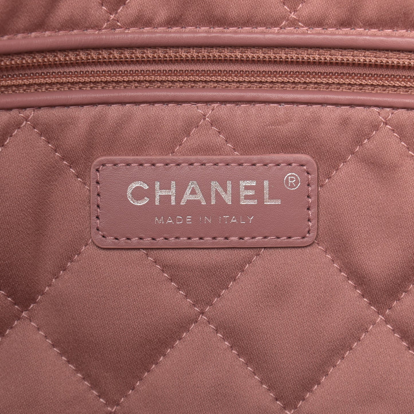 Metallic Calfskin Quilted Small Chanel 22 Pink