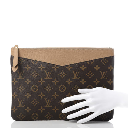 Louis Vuitton Monogram Daily Pouch Sesame 2 of 7
