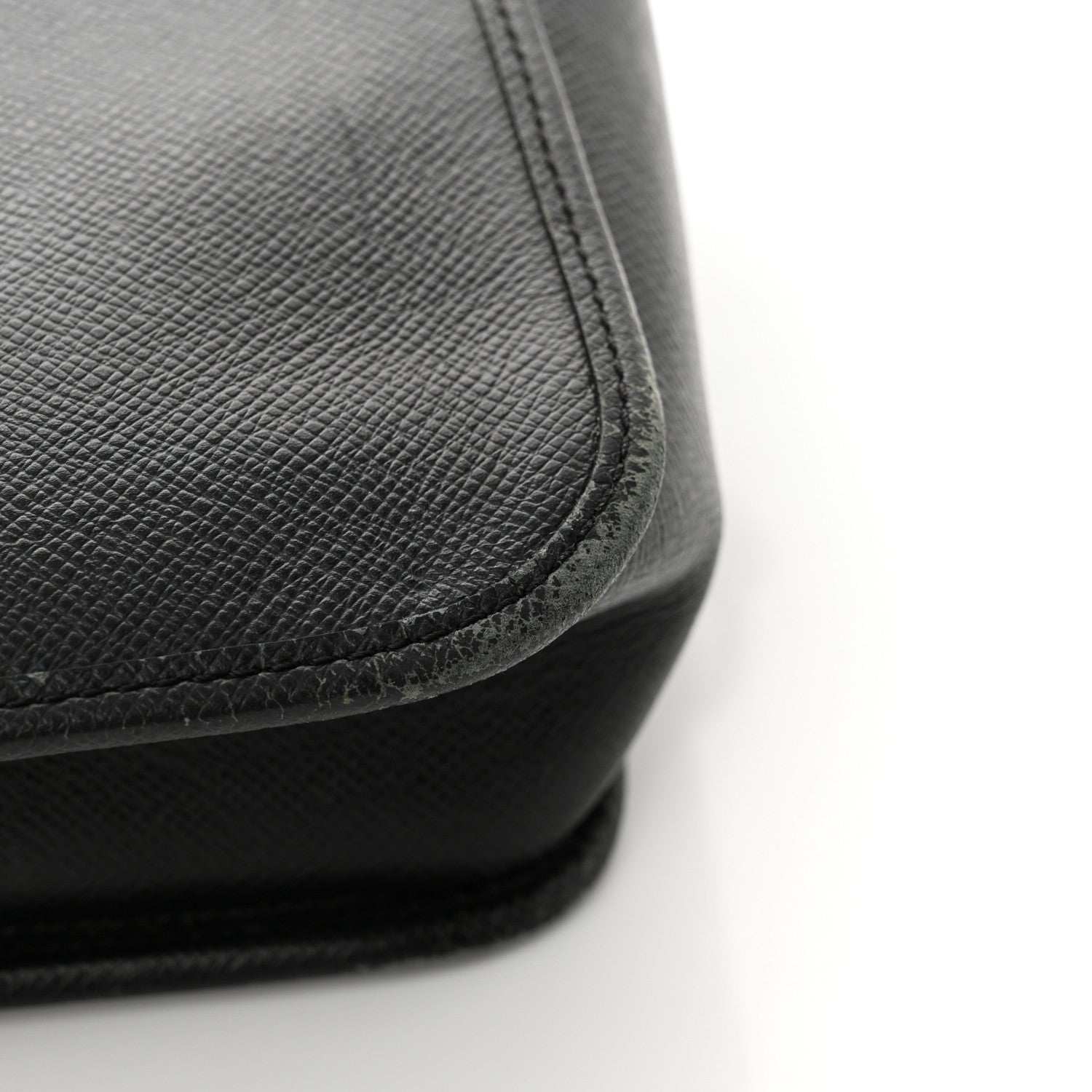 Louis Vuitton Taiga Andrei Ardoise 26 of 31