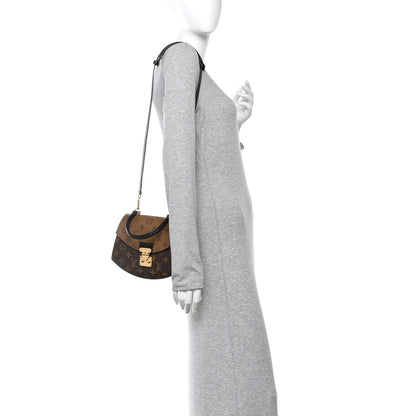 Louis Vuitton Reverse Monogram Tilsitt 2 of 12