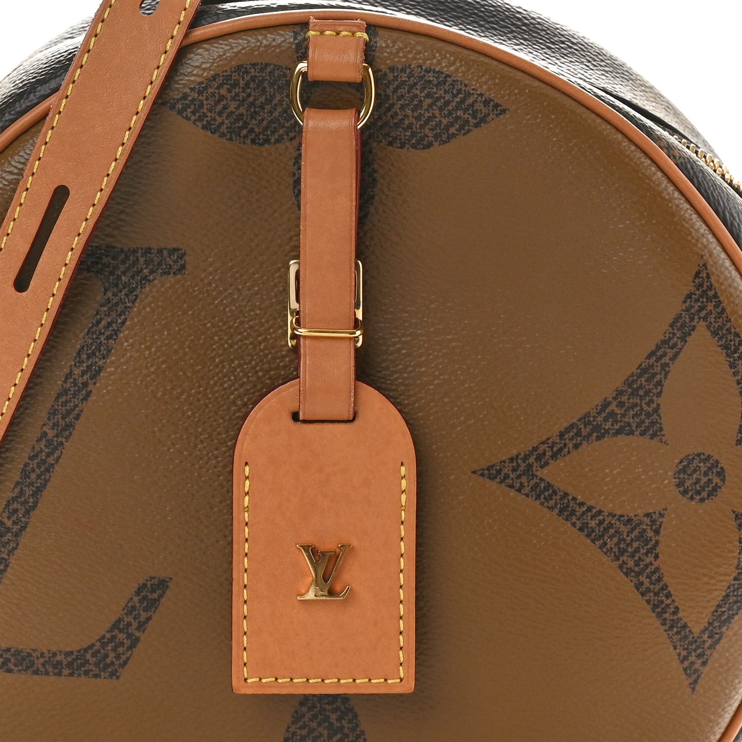 Reverse Monogram Giant Boite Chapeau Souple