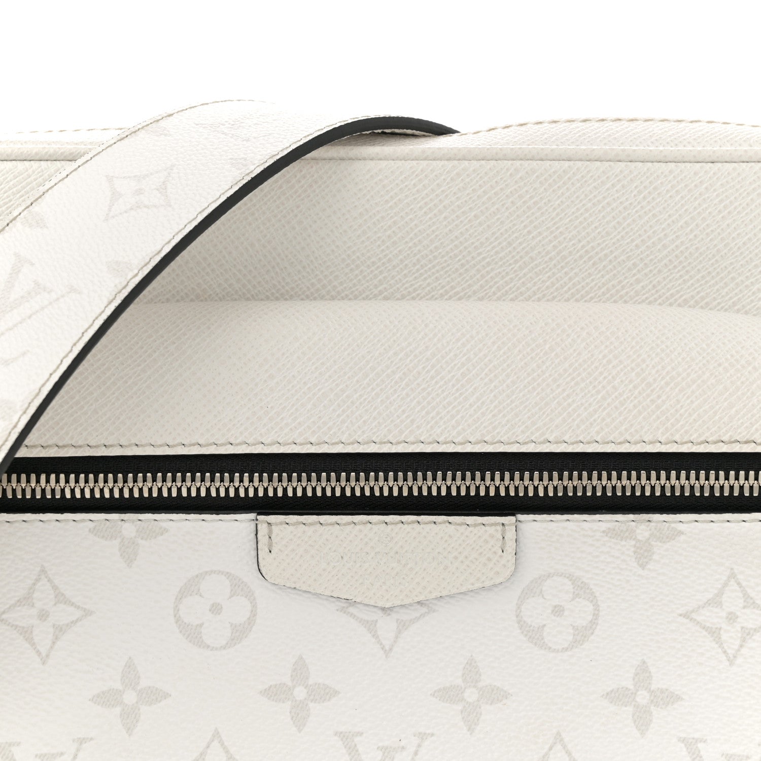 Louis Vuitton Taigarama Outdoor Messenger Antartica 7 of 9