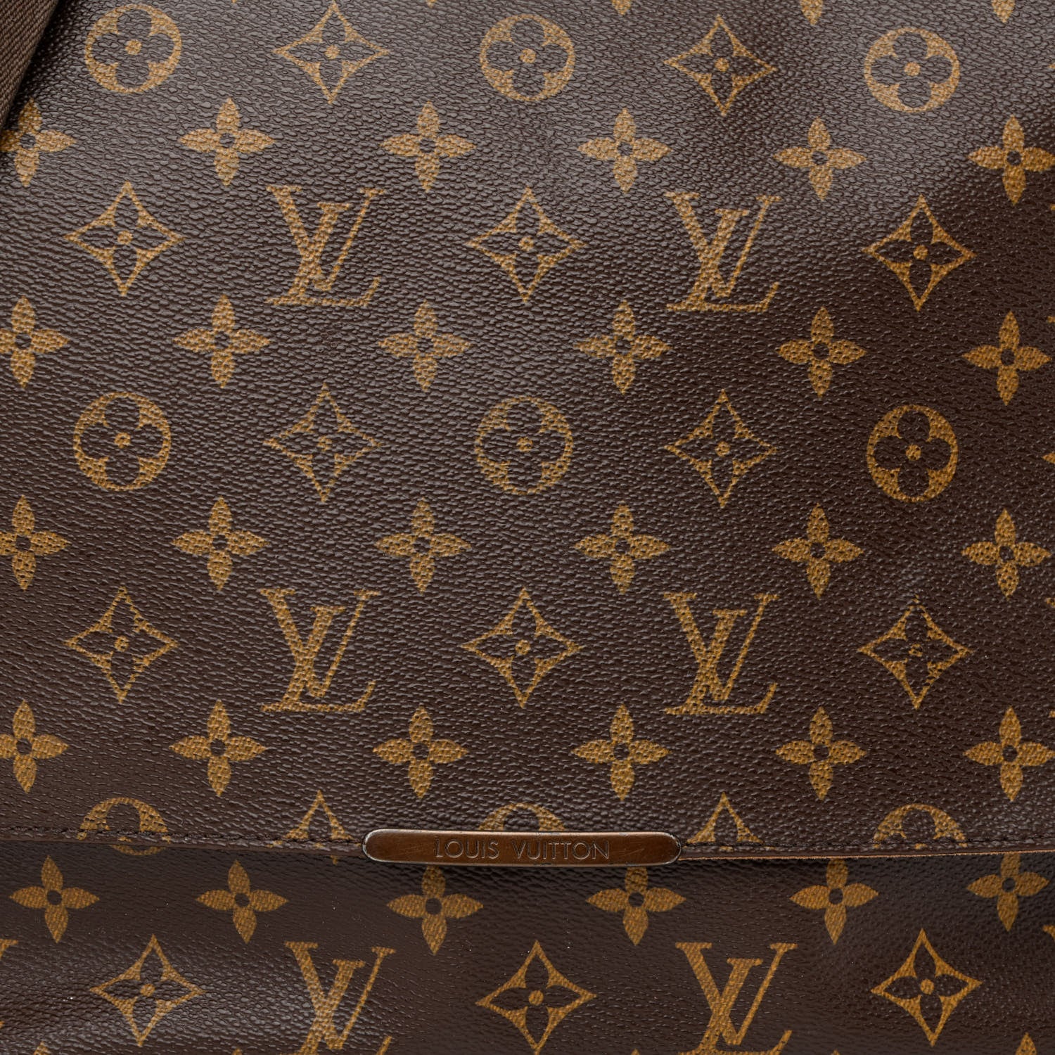 Louis Vuitton Monogram Beaubourg MM Messenger Bag 8 of 10