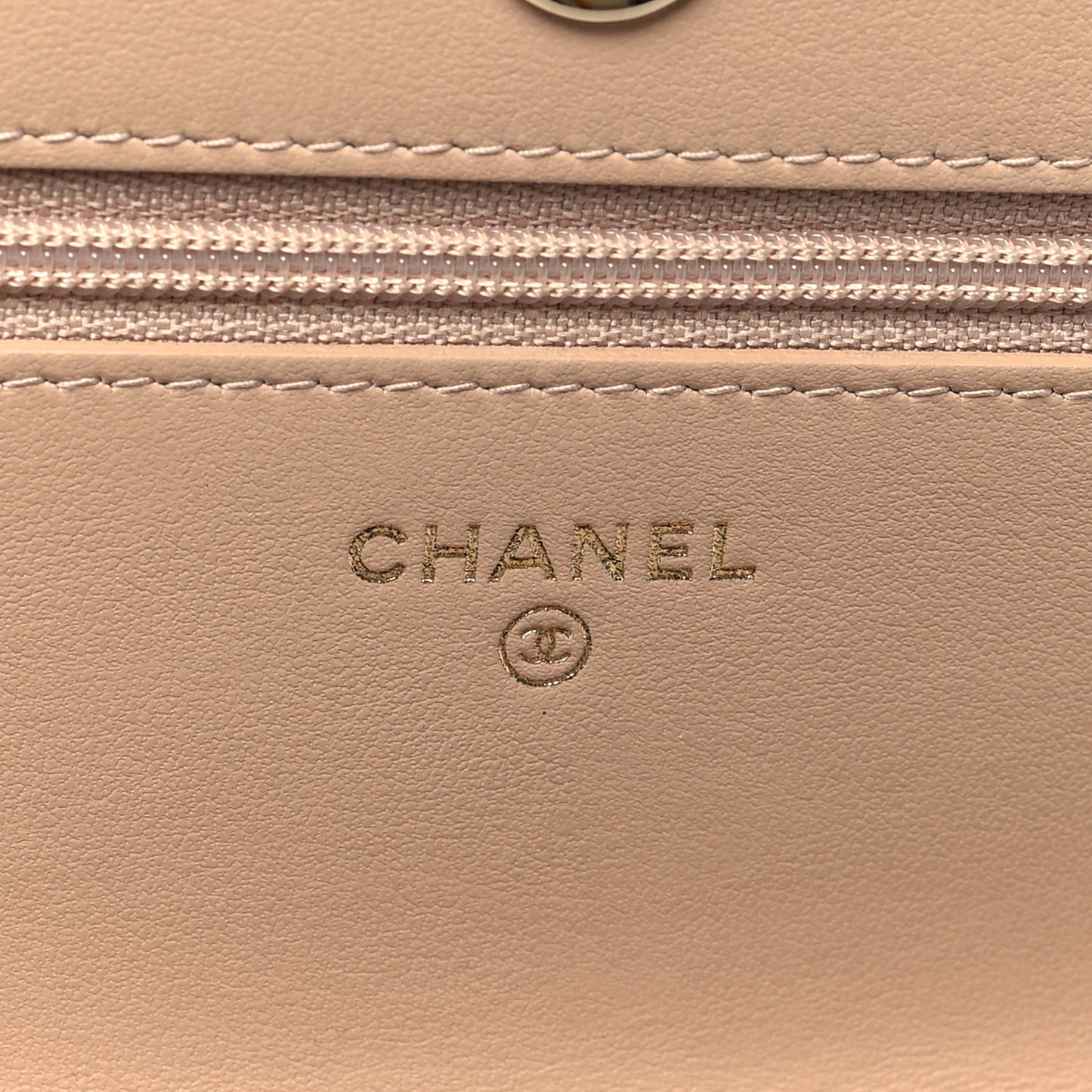 Caviar Quilted CC Filigree Wallet On Chain WOC Beige Black