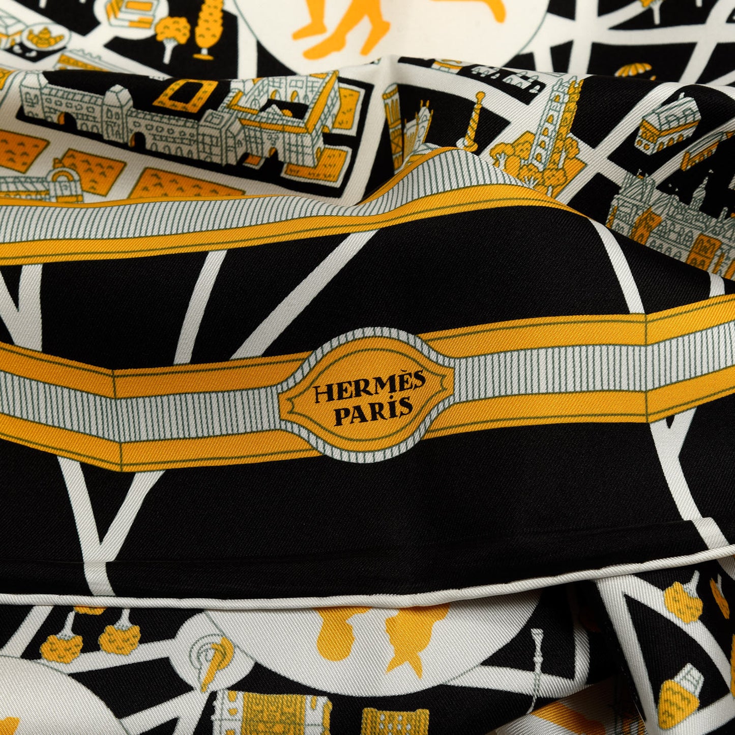 Silk Les Nouveaux Amoureux de Paris Scarf 90