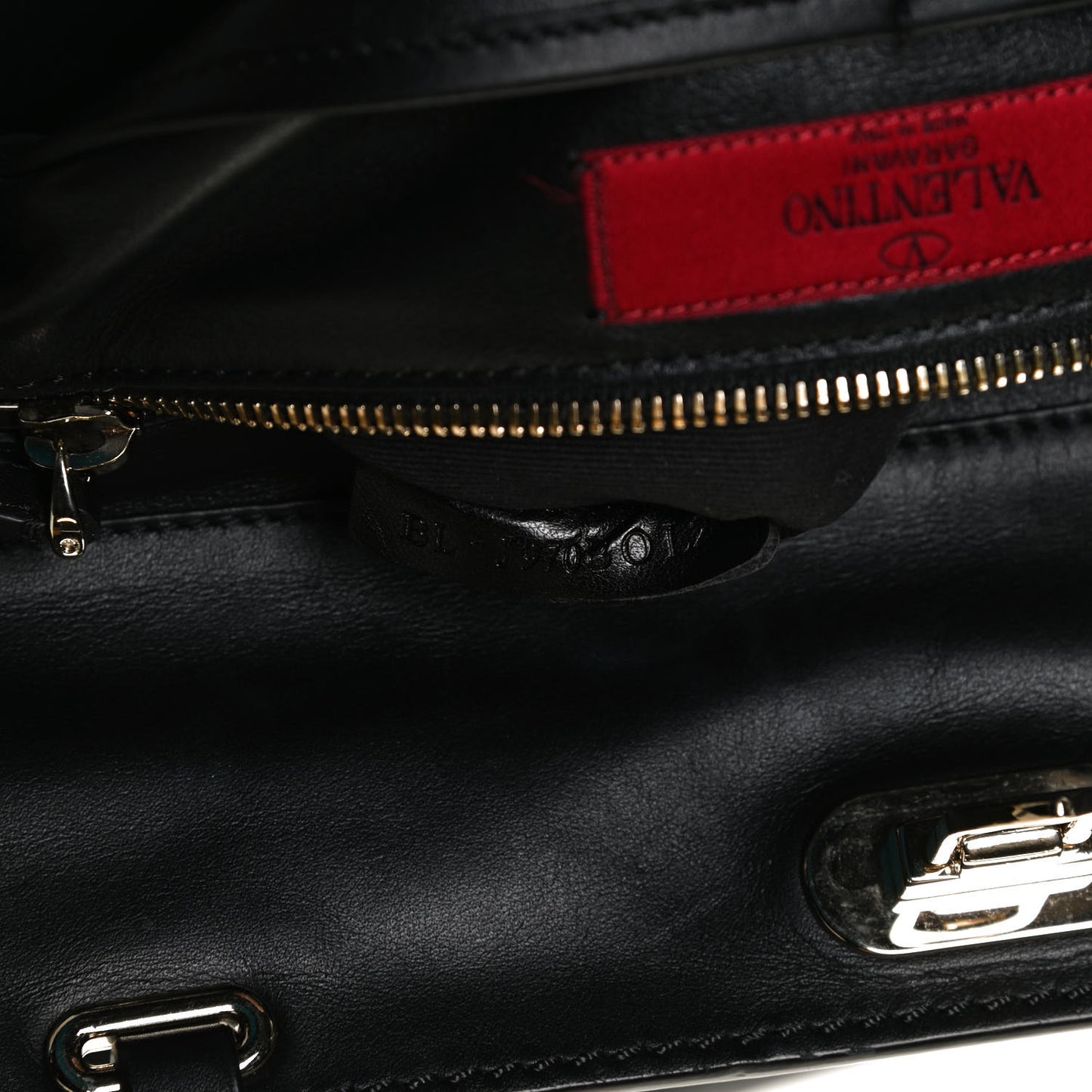 Vitello Medium Rockstud Tote Black